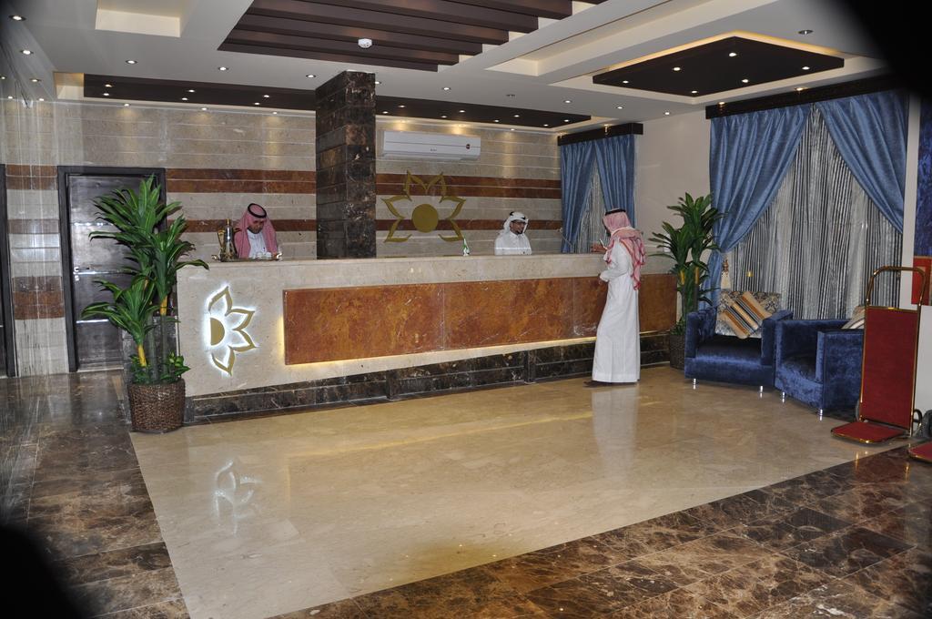 Al Bustan Crown Hotel 2 Arar Dış mekan fotoğraf